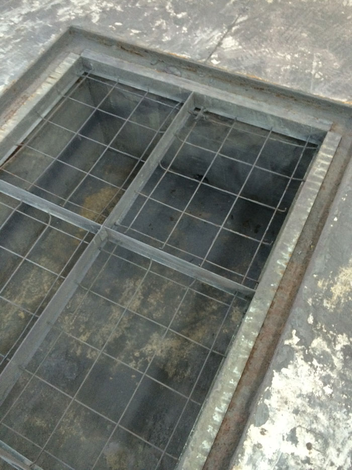 12 – Floor Pit